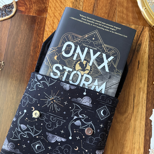 Onyx Storm padded book sleeve - Rebecca Yarros