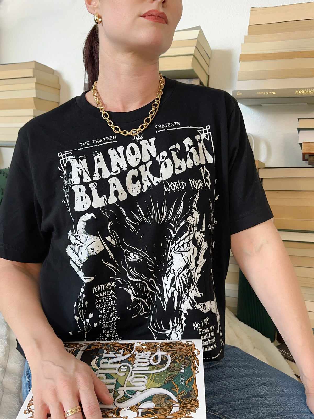 Manon Blackbeak T-Shirt - Throne of Glass Collection