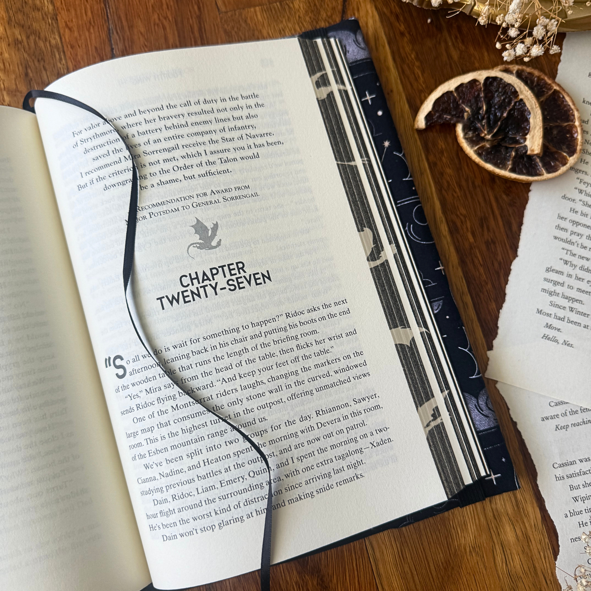 Onyx Storm fabric dust jacket - Rebecca Yarros