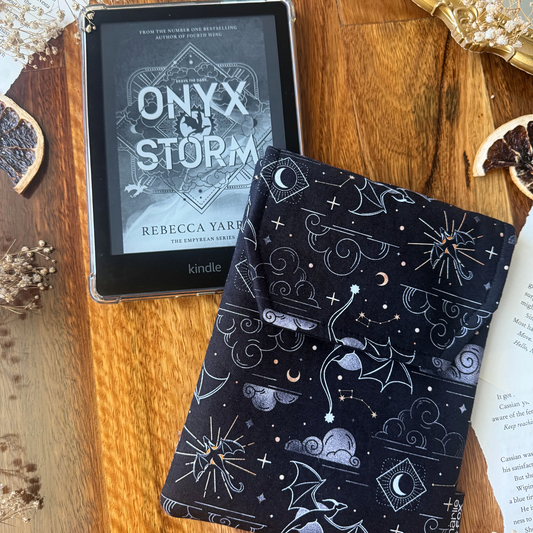 Onyx Storm padded e-reader sleeve - Rebecca Yarros